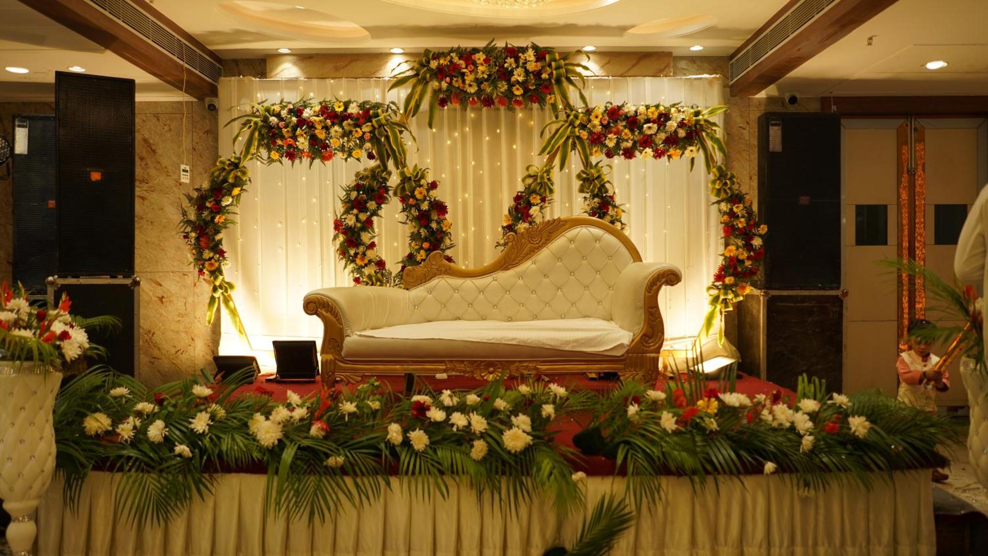 Alīgarh Hotel Silver Pearl מראה חיצוני תמונה