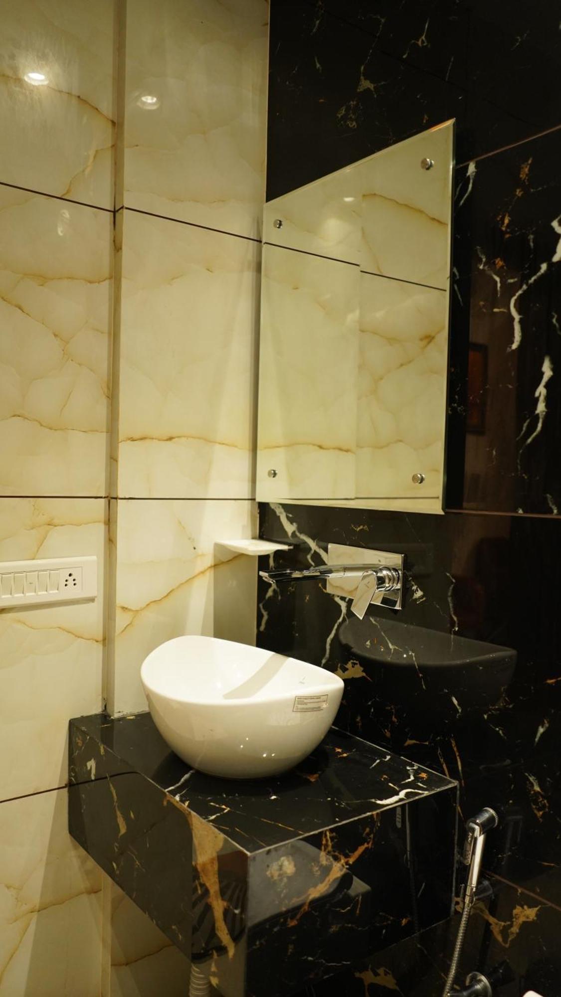 Alīgarh Hotel Silver Pearl מראה חיצוני תמונה