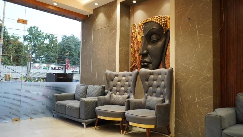 Alīgarh Hotel Silver Pearl מראה חיצוני תמונה
