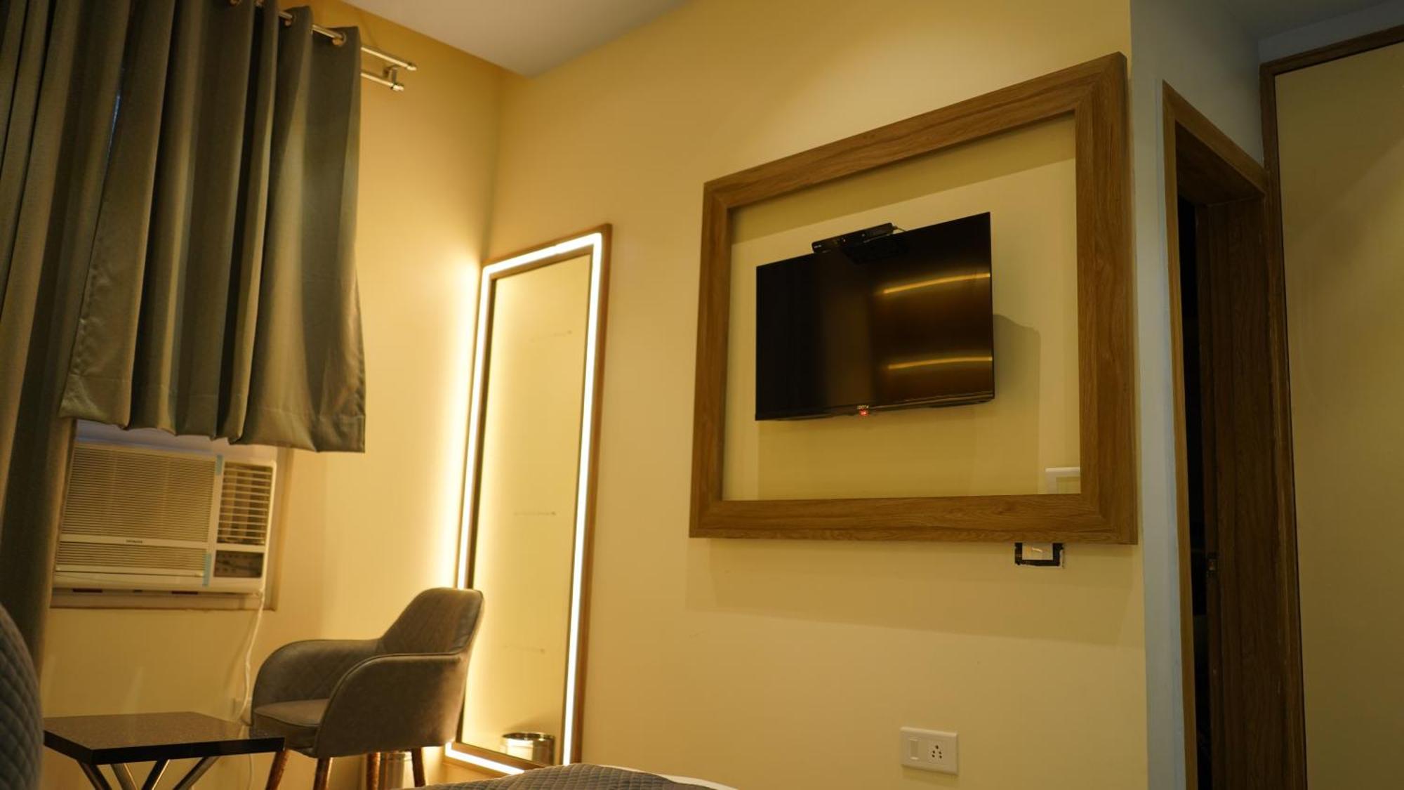 Alīgarh Hotel Silver Pearl מראה חיצוני תמונה